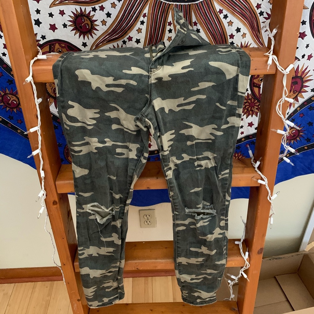 Camo Ripped Skinny Jeans